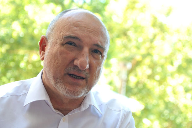 Којим културним садржајима у време вируса корона да испунимо време изолације и сачувамо присебност: Књиге и бинџовање за добро расположење